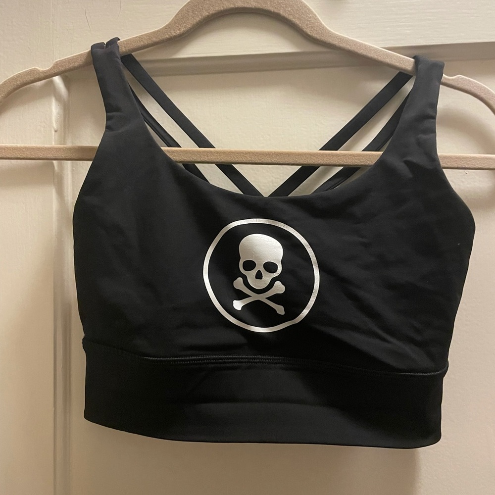 EUC lululemon for soul cycle size 6 sports bra black with skull logo